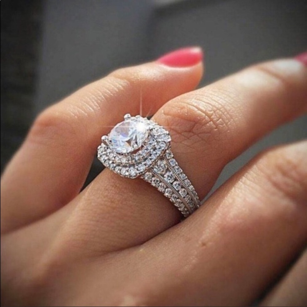 NEW 18k White Gold Diamond Halo Wedding Ring - Picture 5 of 8
